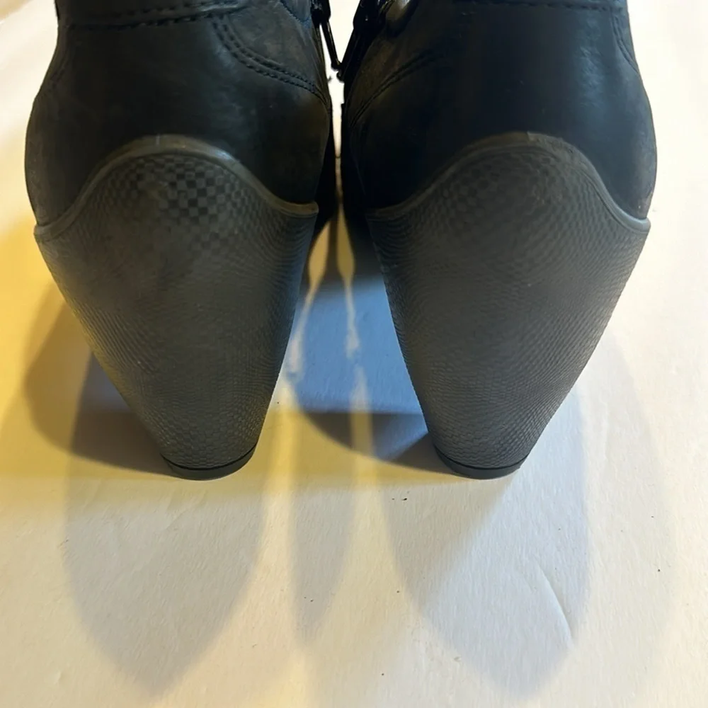 Ecco very scuffs